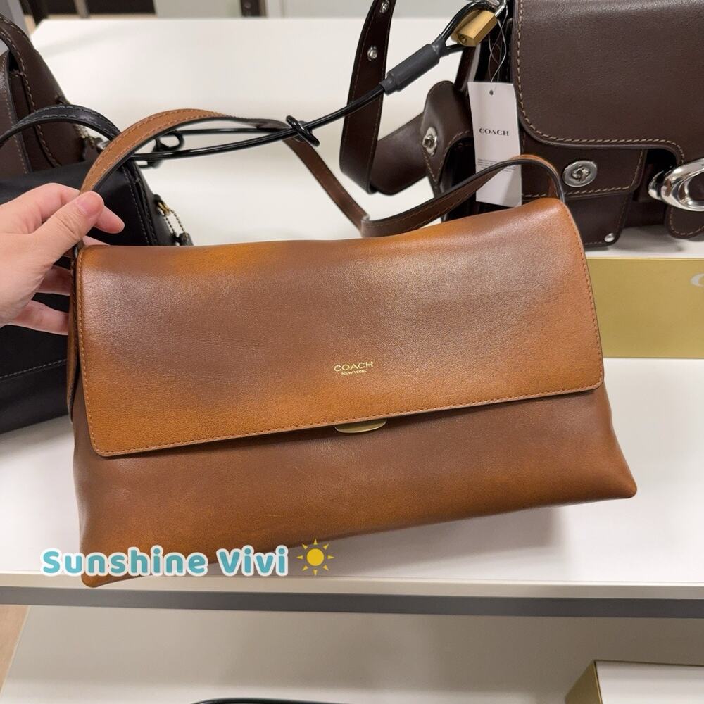 NWT Coach Chelsea Shoulder Bag 30 In Loved Leather/Brass/Brown CEN58 Leather
